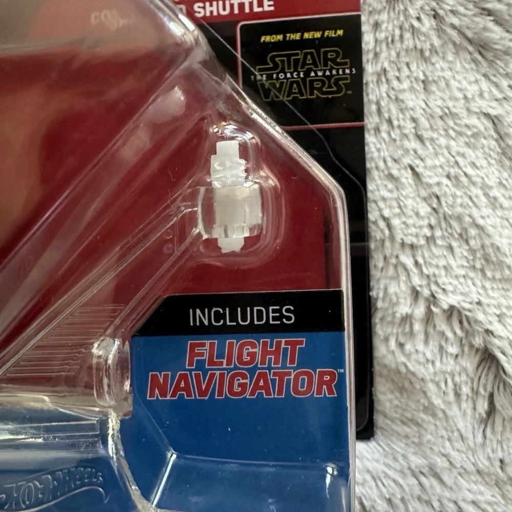 2014 Hot Wheels Star Wars Kylo Ren’s Command Shuttle Forces Awakens CKJ68 NIB - Picture 3 of 6